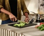 Joseph Joseph Chop2Pot Plus Küçük Katlanır Doğrama Tahtası(60202)Siyah - Görsel 5