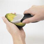 OXO 1143380 GG 3 Ü BİR ARADA AVOKADO DİLİMLEYİCİ - Görsel 3